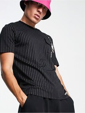 Mauvais ASOS black pinstripe SS Tshirt men's size medium